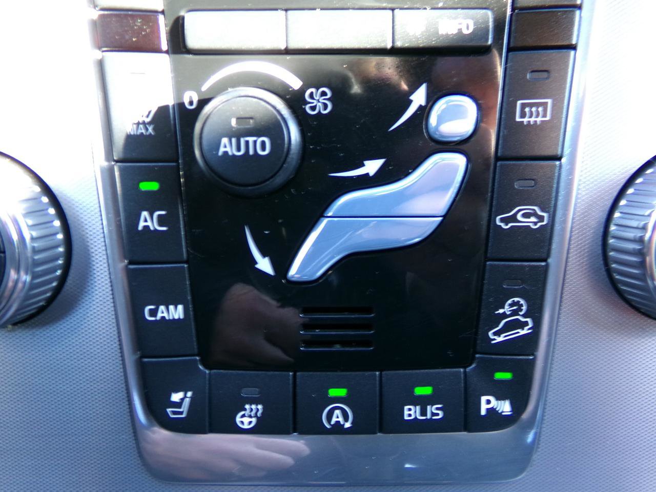 Used 2018 Volvo V60 T5 Cross Country w/ Convenience Package image 24