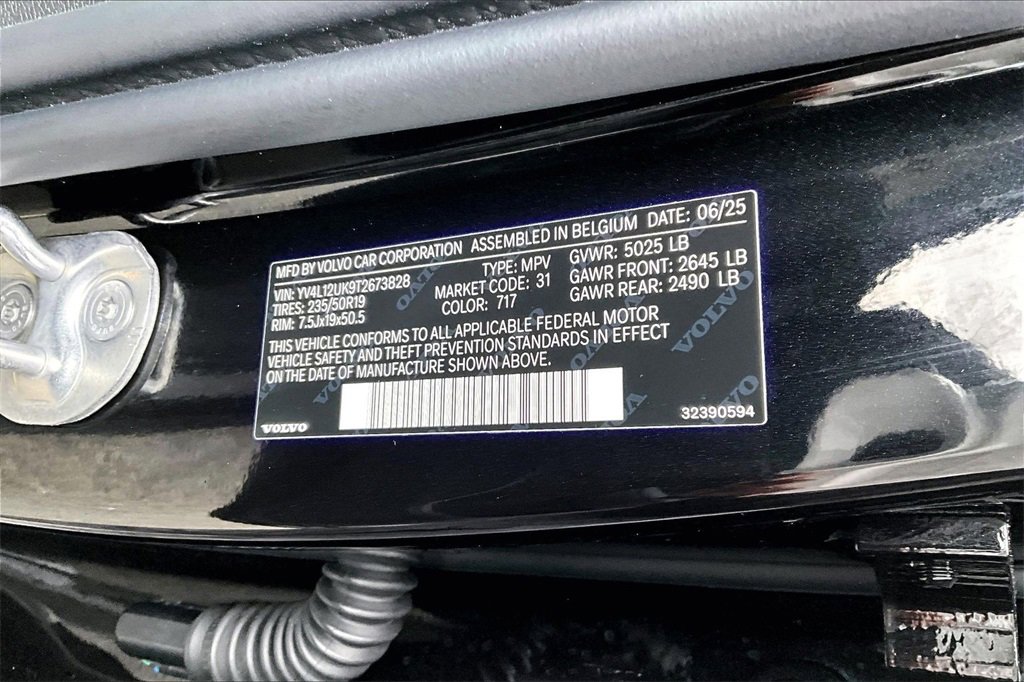 Certified 2026 Volvo XC40 B5 Core w/ Climate Package image 19