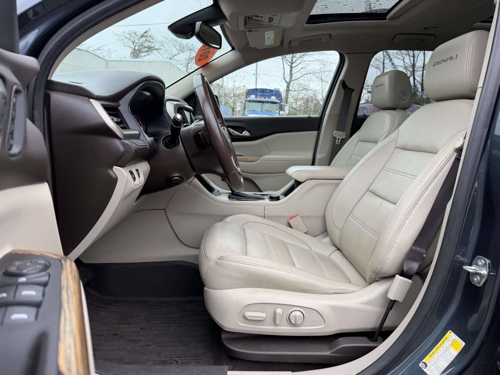 Used 2019 GMC Acadia Denali w/ Technology Package AWD/4WD image 13