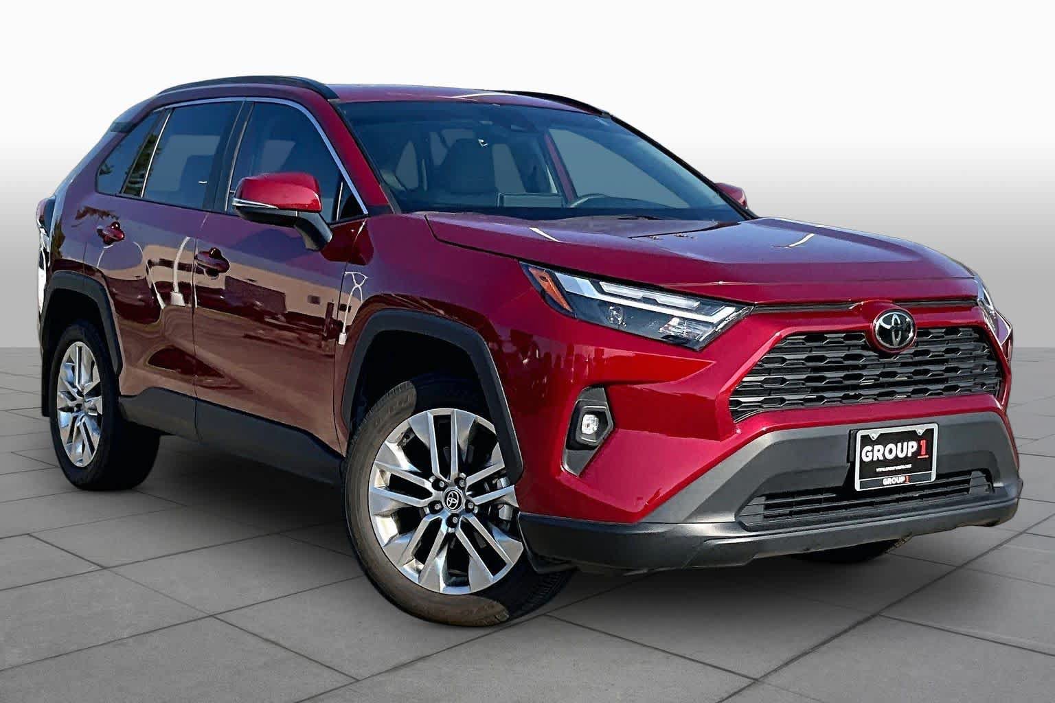 Used 2024 Toyota RAV4 XLE Premium FWD image 4