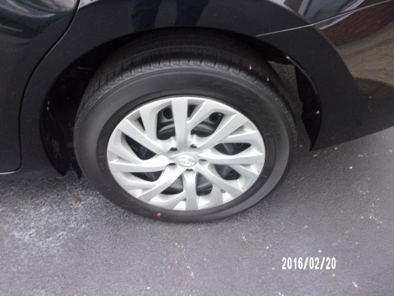 Used 2018 Toyota Corolla LE image 15
