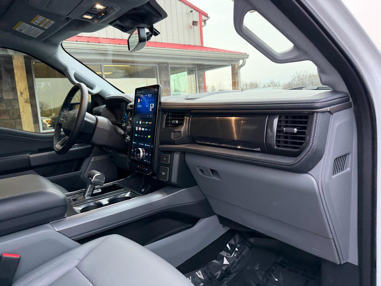 Used 2025 Ford F150 Lightning Flash image 21