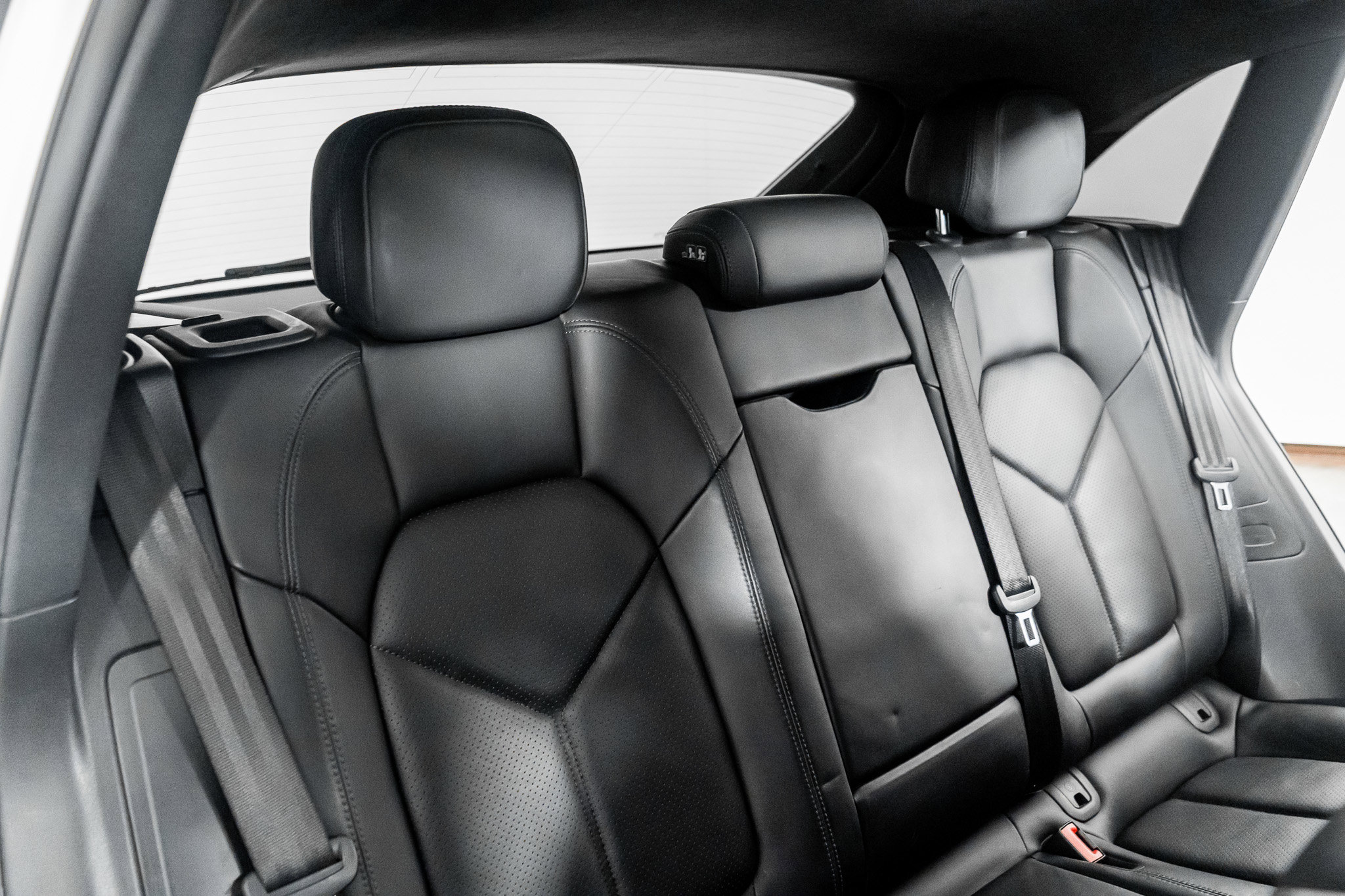 Used 2017 Porsche Macan S image 30