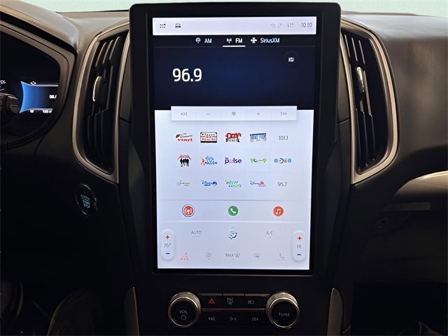 Used 2023 Ford Edge SEL image 17