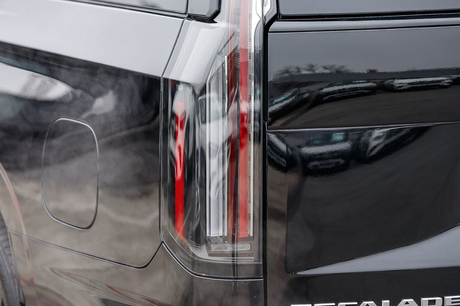 Used 2025 Cadillac Escalade ESV Sport Platinum w/ LPO, Floor Liner Package image 8