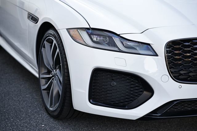 New 2024 Jaguar XF R-Dynamic SE AWD/4WD image 17