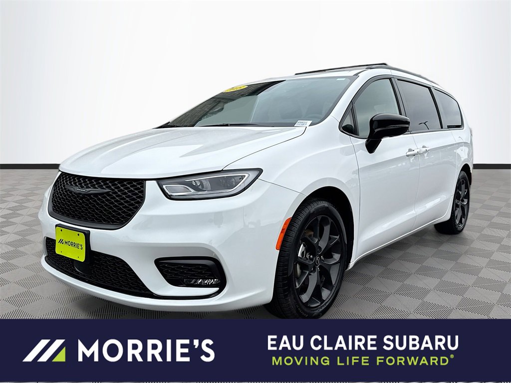 Used 2025 Chrysler Pacifica Limited