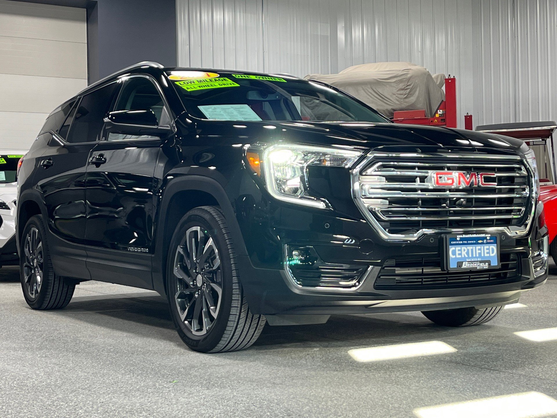 Certified 2024 GMC Terrain SLT w/ Tech Package image 5