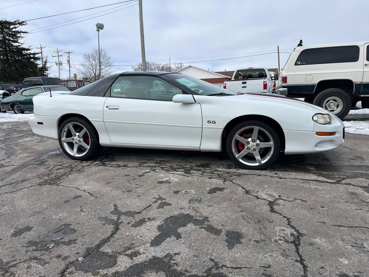 Used 2002 Chevrolet Camaro Z28 w/ SS Performance/Appearance Pkg image 4