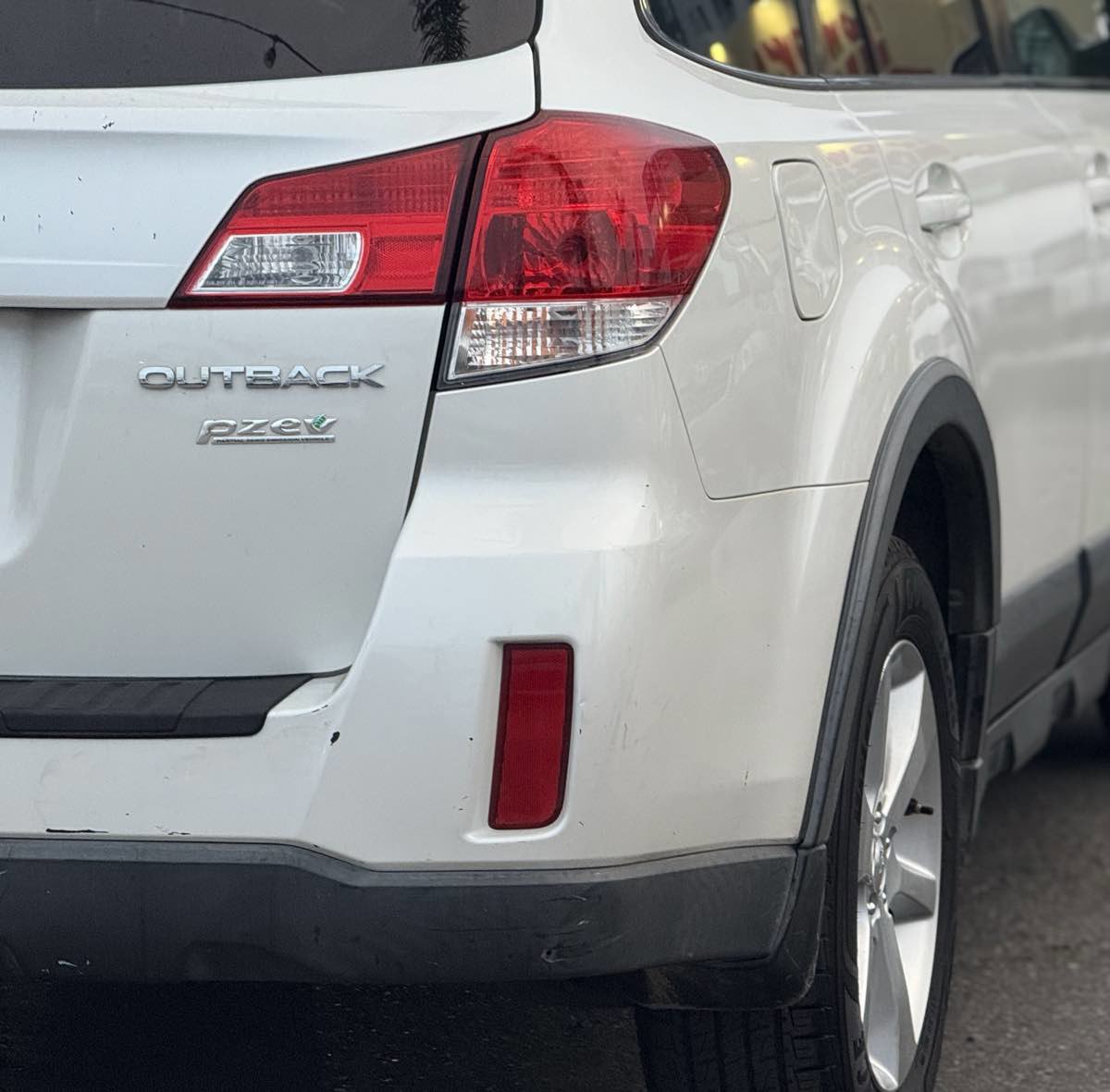 Used 2014 Subaru Outback 2.5i Limited image 22