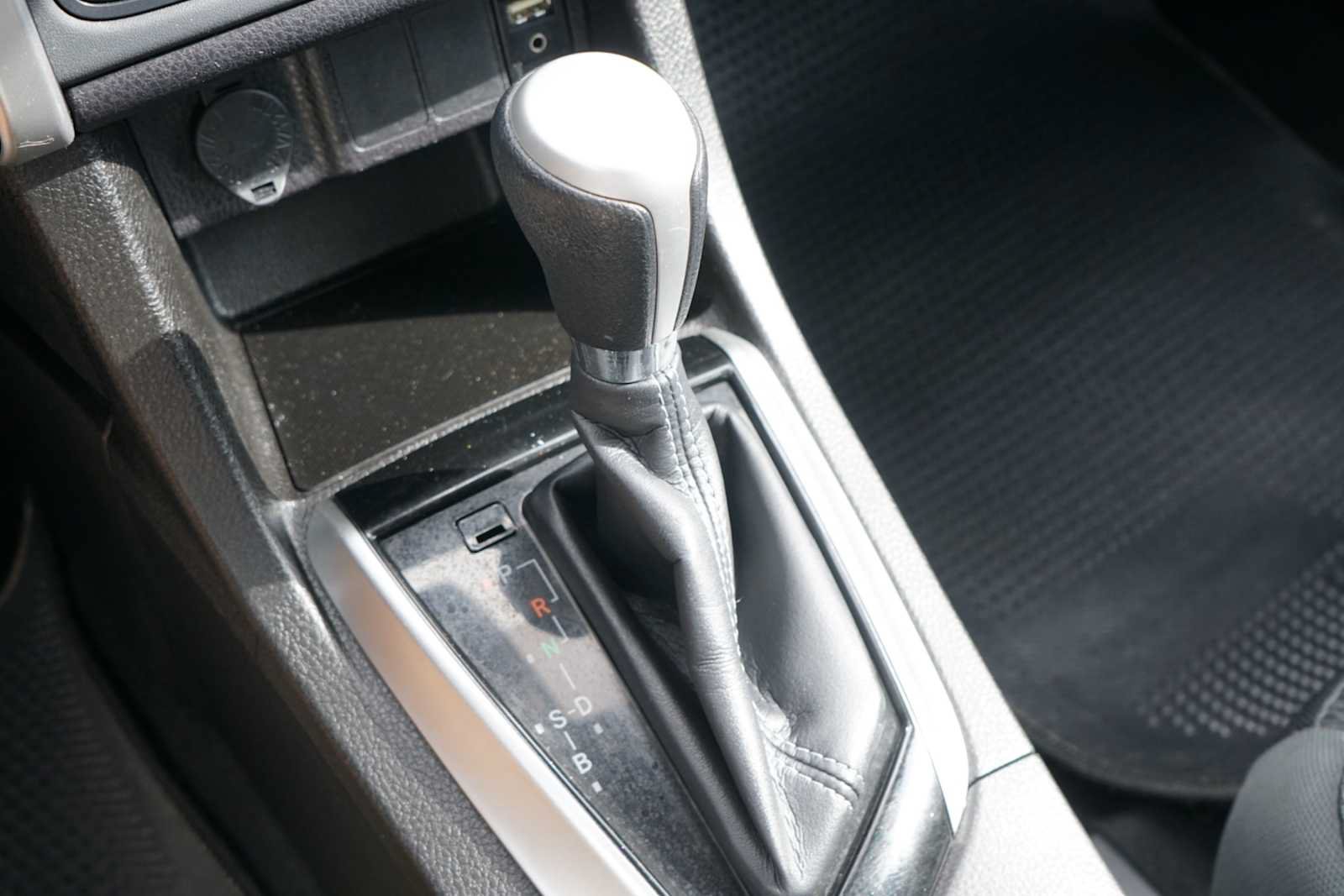 Used 2017 Toyota Corolla LE FWD image 13