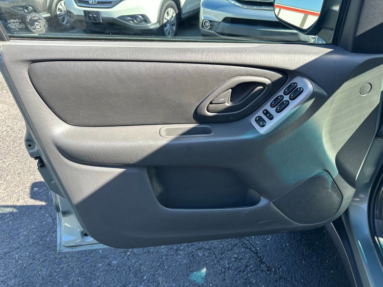 Used 2003 MAZDA Tribute ES image 15