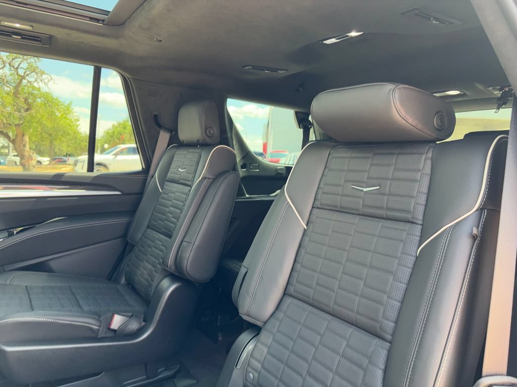 Used 2026 Cadillac Escalade V AWD/4WD image 28