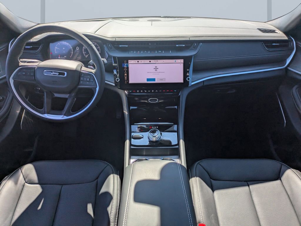 Used 2026 Jeep Grand Cherokee Limited image 16