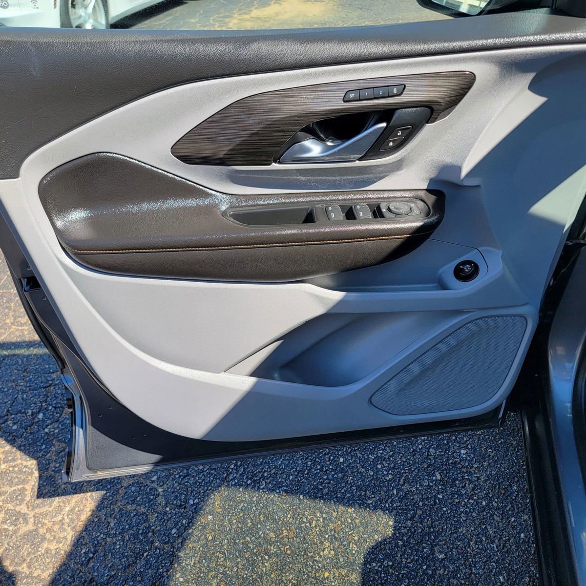 Used 2021 GMC Terrain SLT image 21