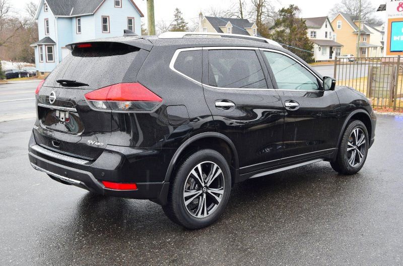 Used 2020 Nissan Rogue SV w/ Premium Package image 9