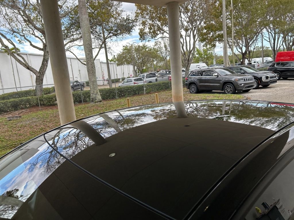 Used 2023 Tesla Model Y Long Range image 18