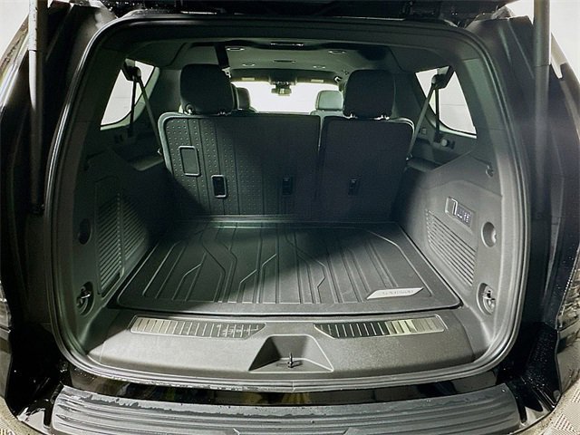 New 2026 Chevrolet Suburban Premier image 18