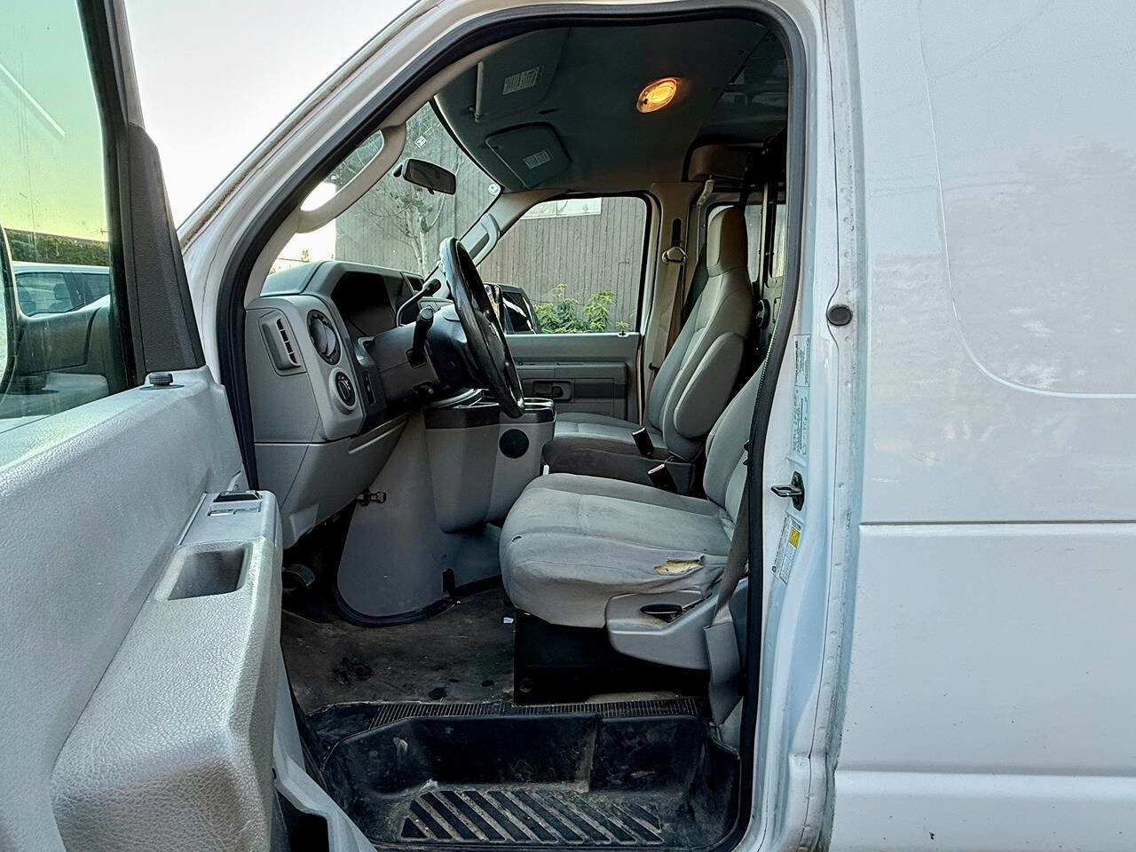 Used 2011 Ford E-250 and Econoline 250 w/ PWR Group RWD image 10