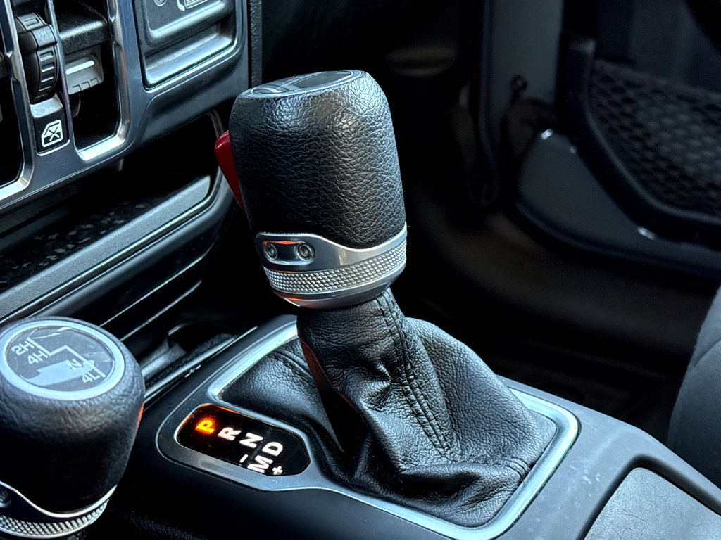 Used 2021 Jeep Gladiator Willys image 17