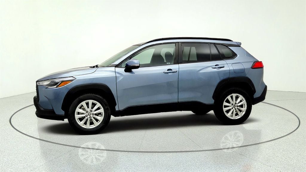 Used 2024 Toyota Corolla Cross LE FWD image 8