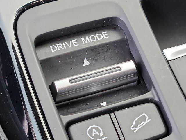 Used 2025 Honda Pilot Touring image 23