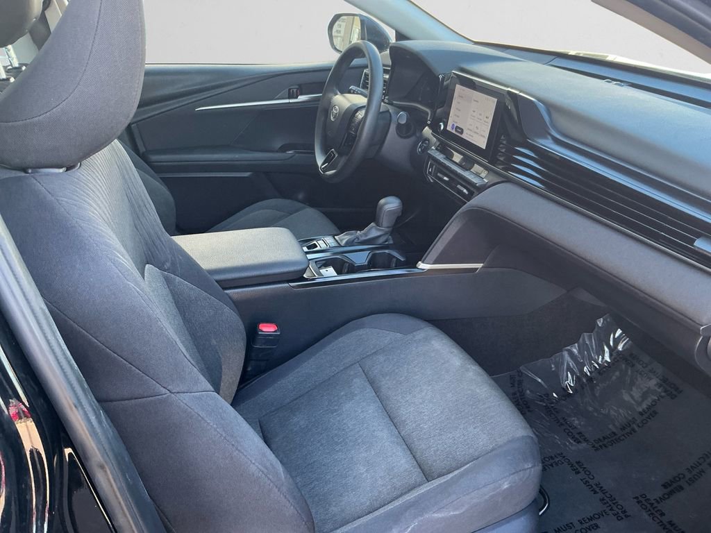 Used 2025 Toyota Camry LE image 15
