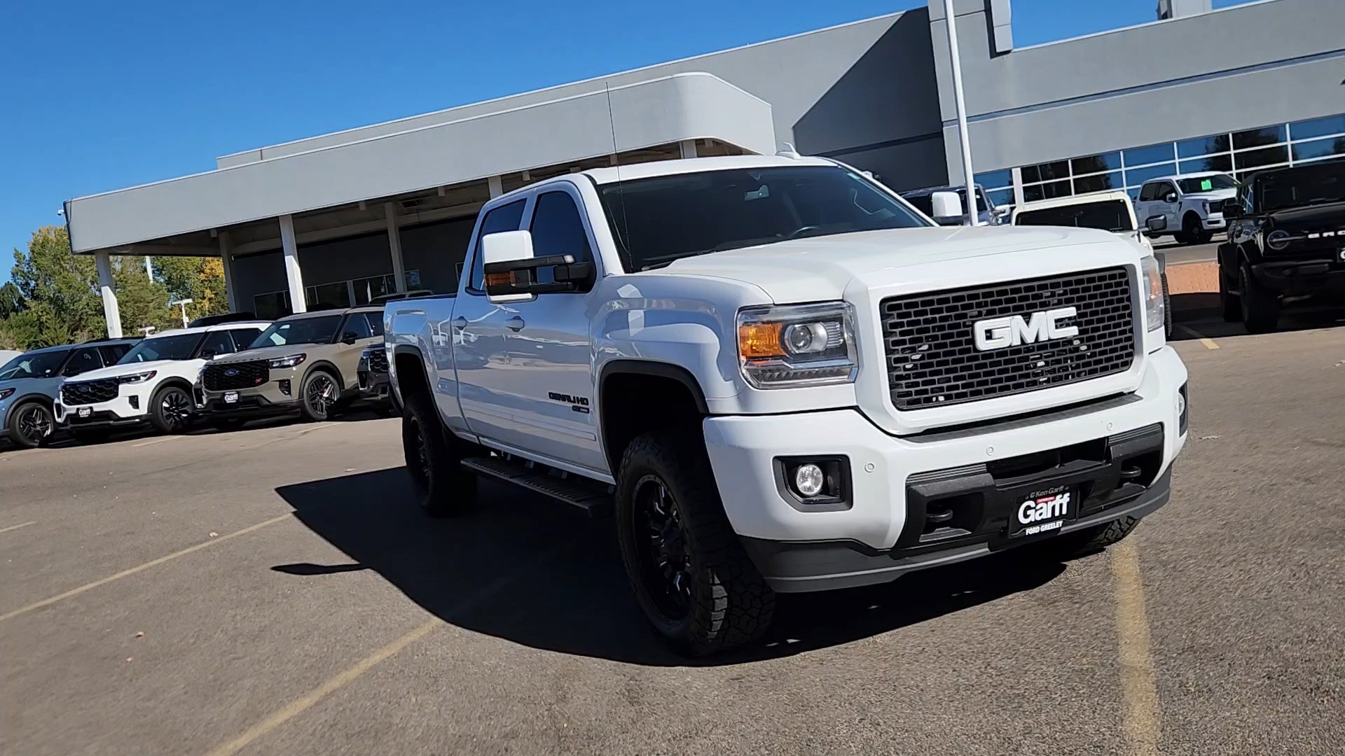 Used 2015 GMC Sierra 2500 Denali w/ Duramax Plus Package AWD/4WD image 6