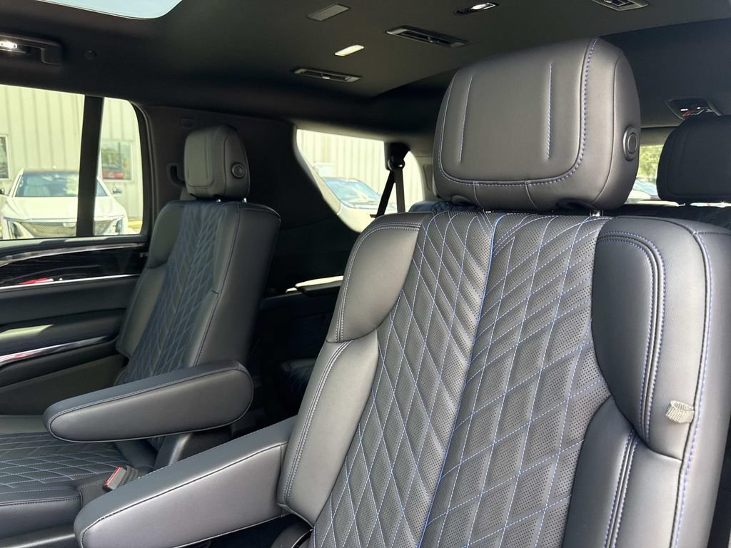 New 2026 Cadillac Escalade IQL Luxury w/ LPO, Radiant Package AWD/4WD image 15