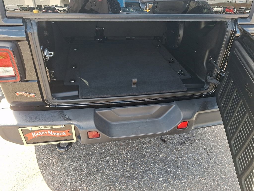 Used 2022 Jeep Wrangler Unlimited Sahara image 29