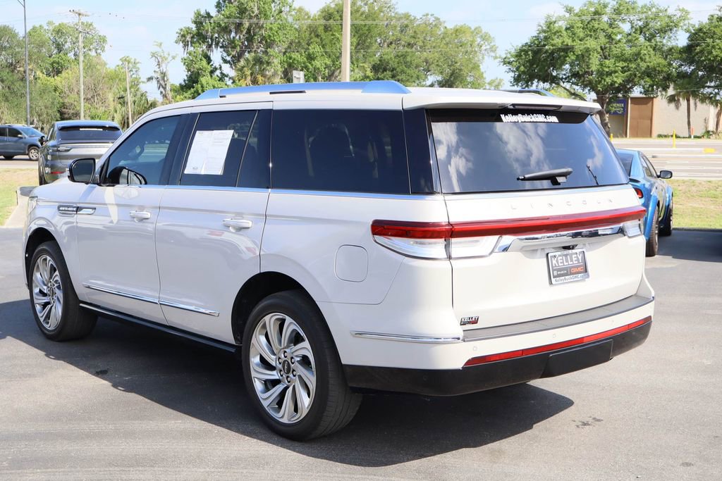 Used 2024 Lincoln Navigator Reserve AWD/4WD image 7