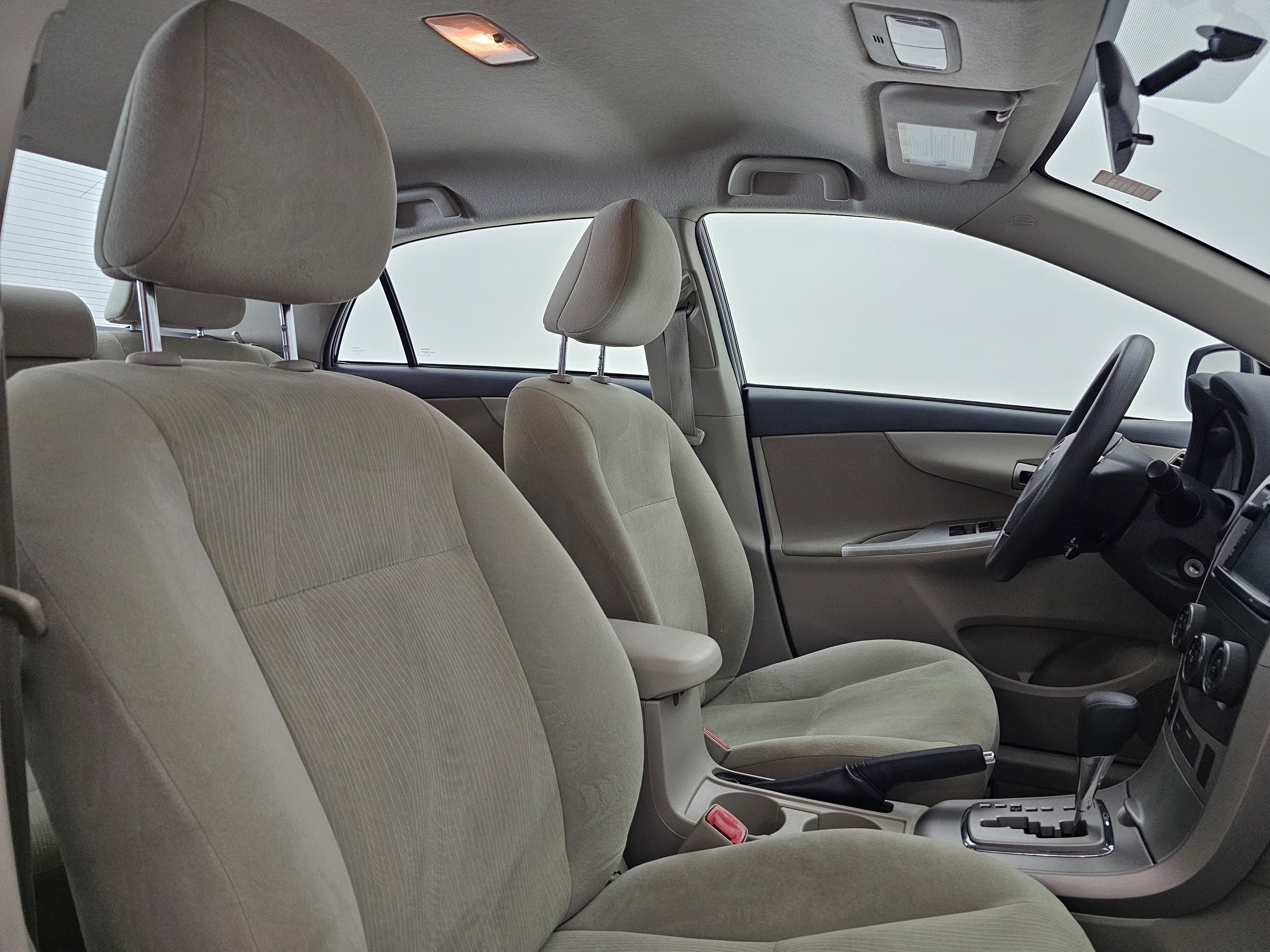 Used 2013 Toyota Corolla LE image 17