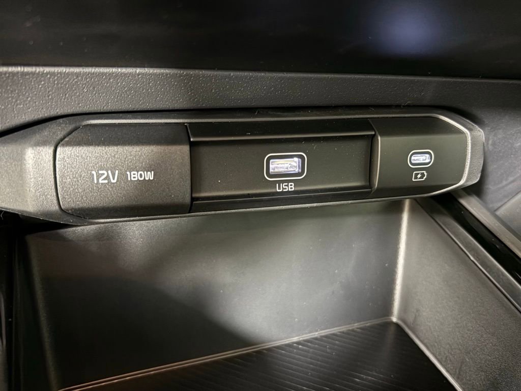 New 2026 Kia Niro LX image 28