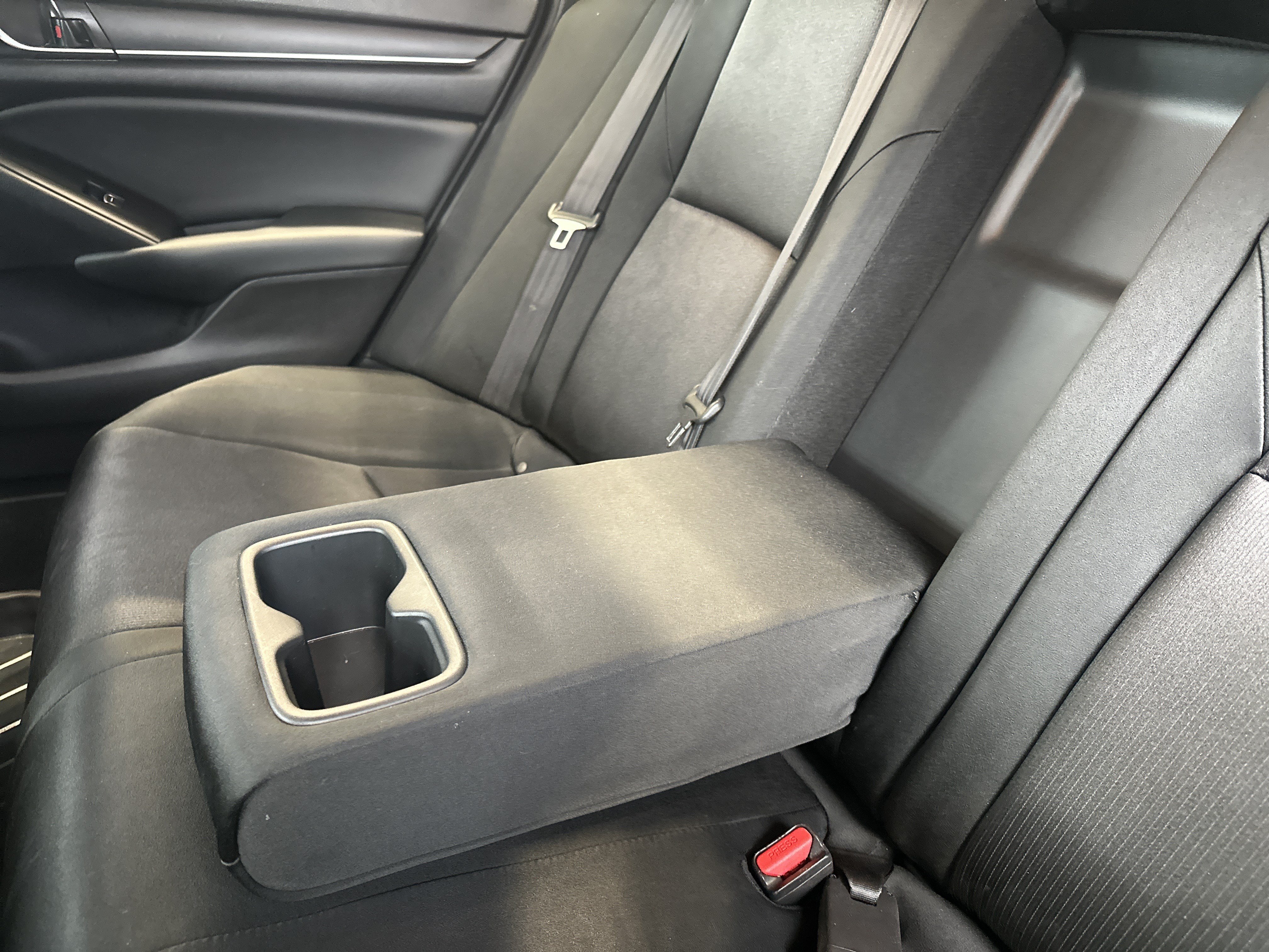 Used 2018 Honda Accord EX image 24