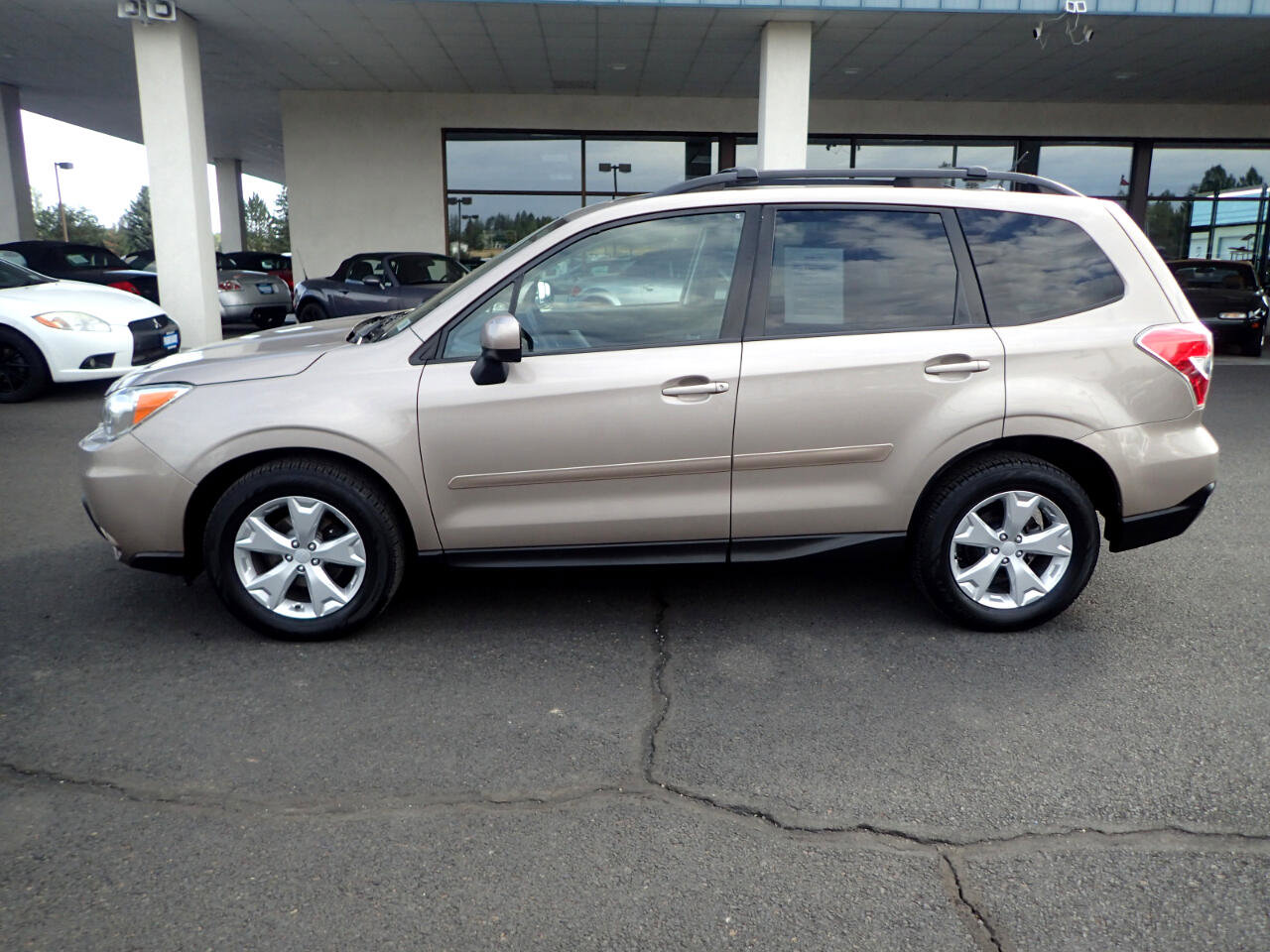 Used 2015 Subaru Forester 2.5i Premium image 2