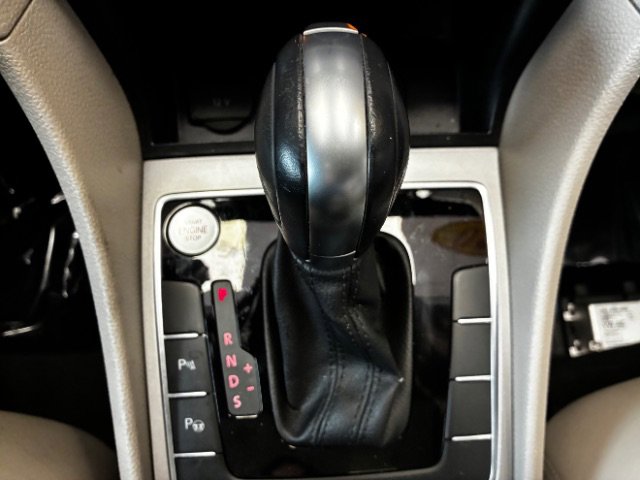 Used 2020 Volkswagen Passat 2.0T SEL image 27