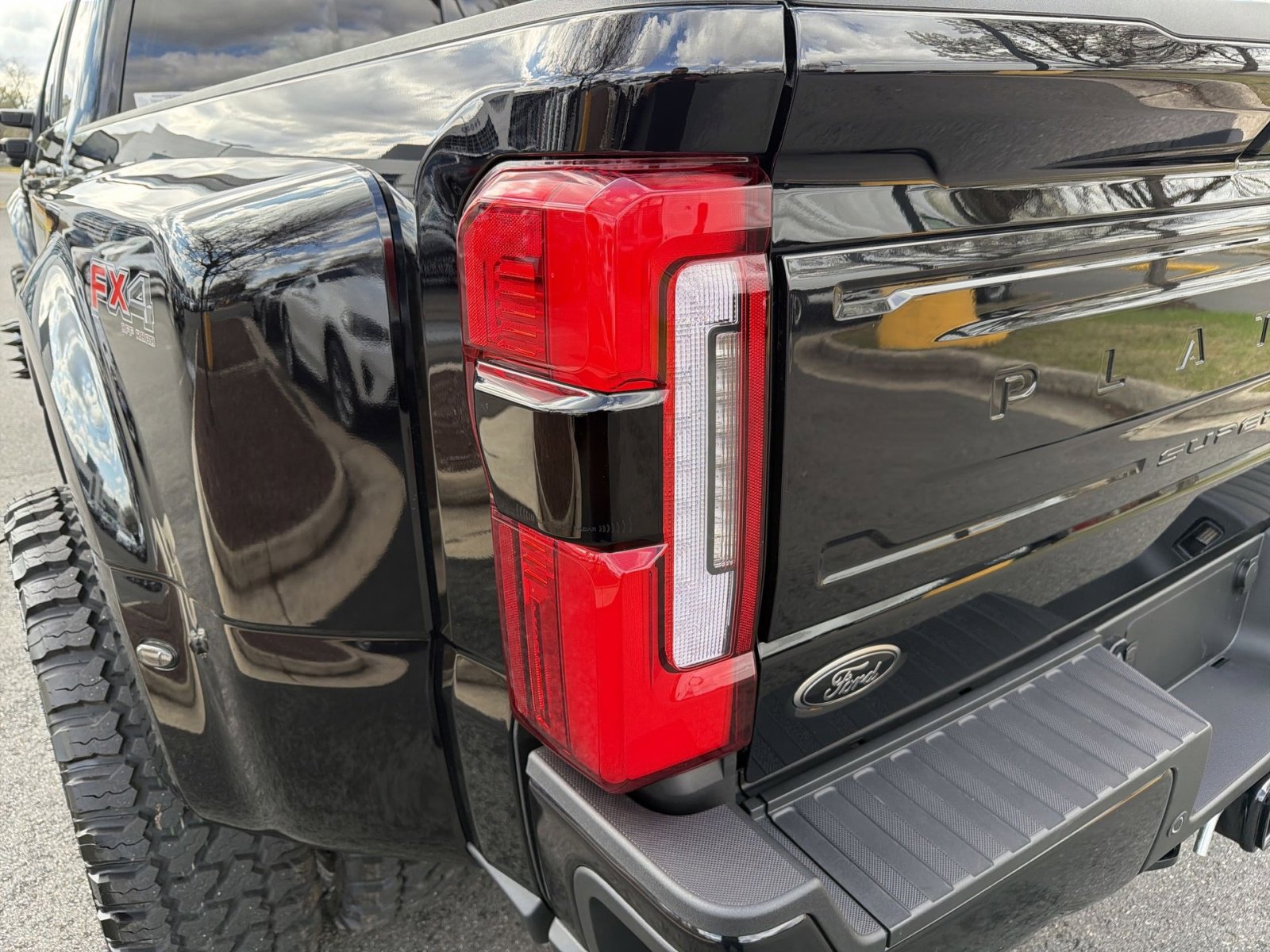 New 2026 Ford F450 Platinum w/ Platinum Plus Package image 19