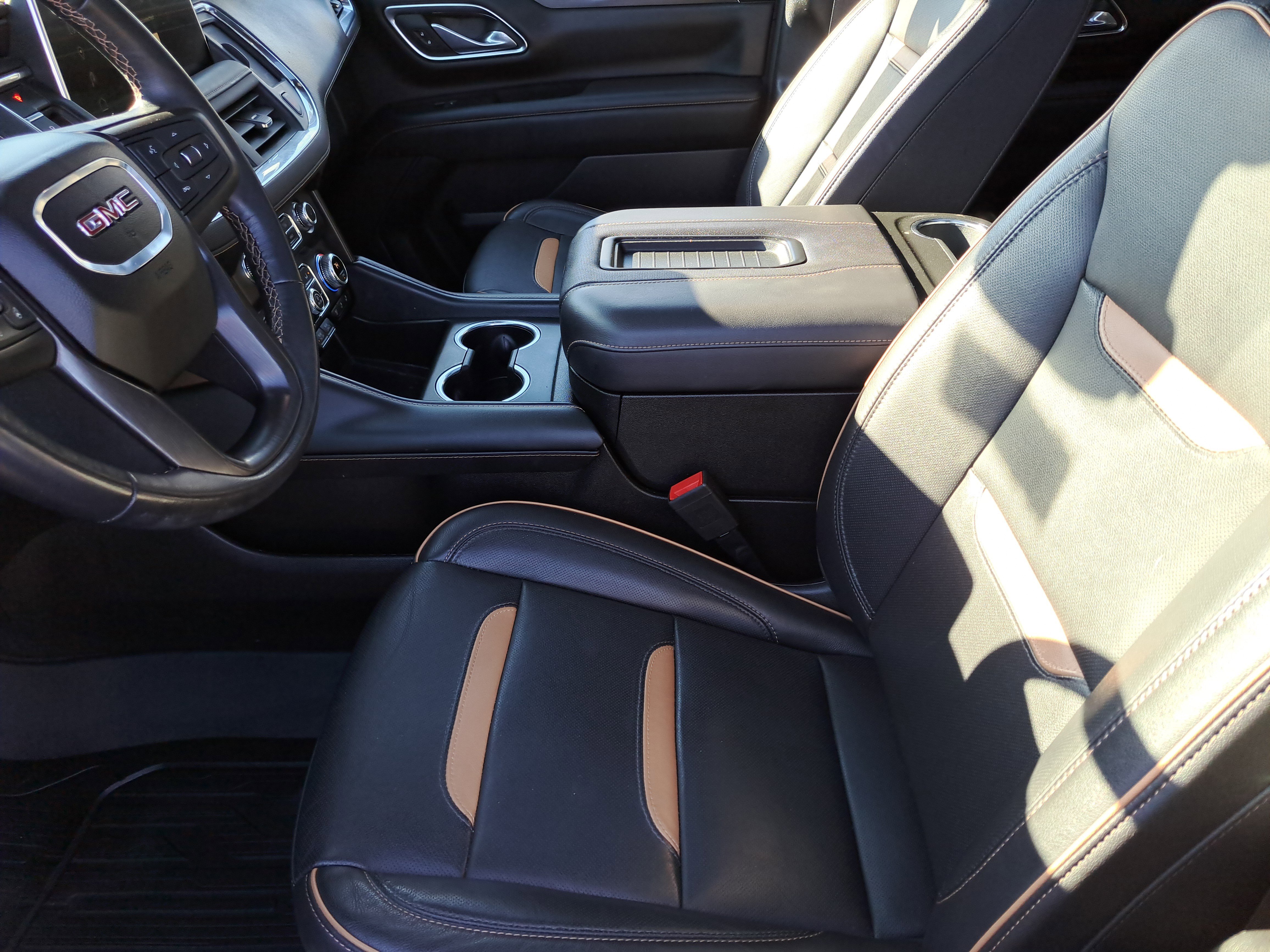 Used 2023 GMC Yukon AT4 w/ AT4 Premium Package image 15