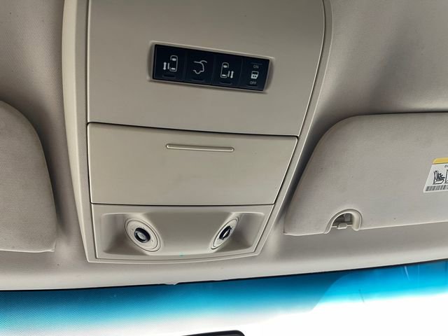 Used 2010 Chrysler Town & Country Touring w/ Entertainment Group #2 image 20