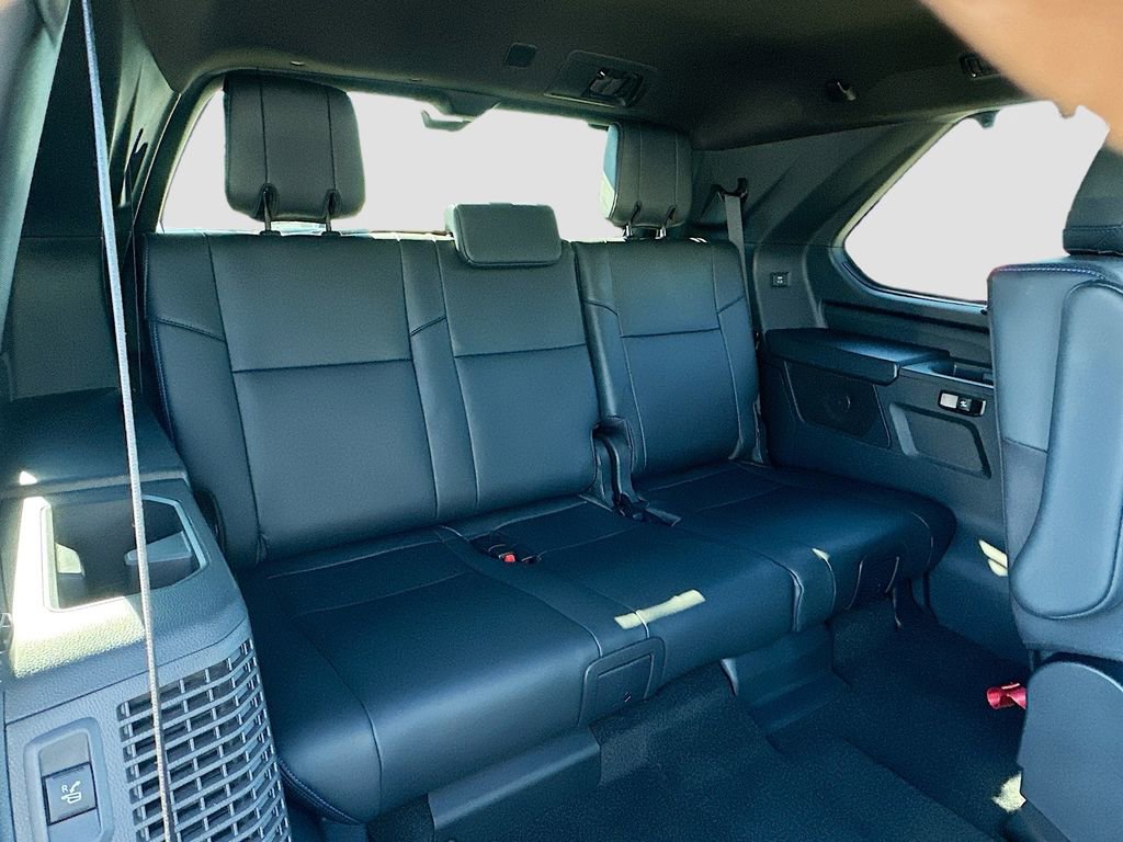 Used 2025 Toyota Sequoia Platinum image 28