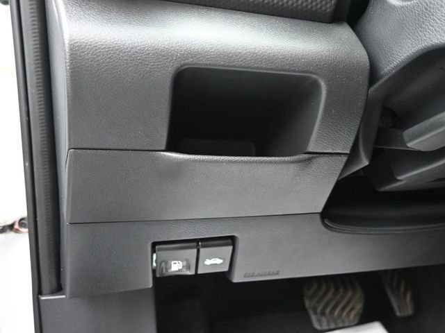 Used 2020 Nissan Kicks SV w/ Exterior Package image 39