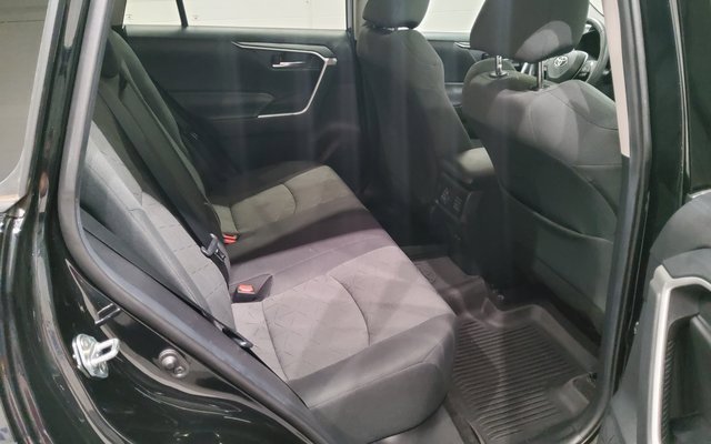 Used 2020 Toyota RAV4 XLE w/ Convenience Package image 18
