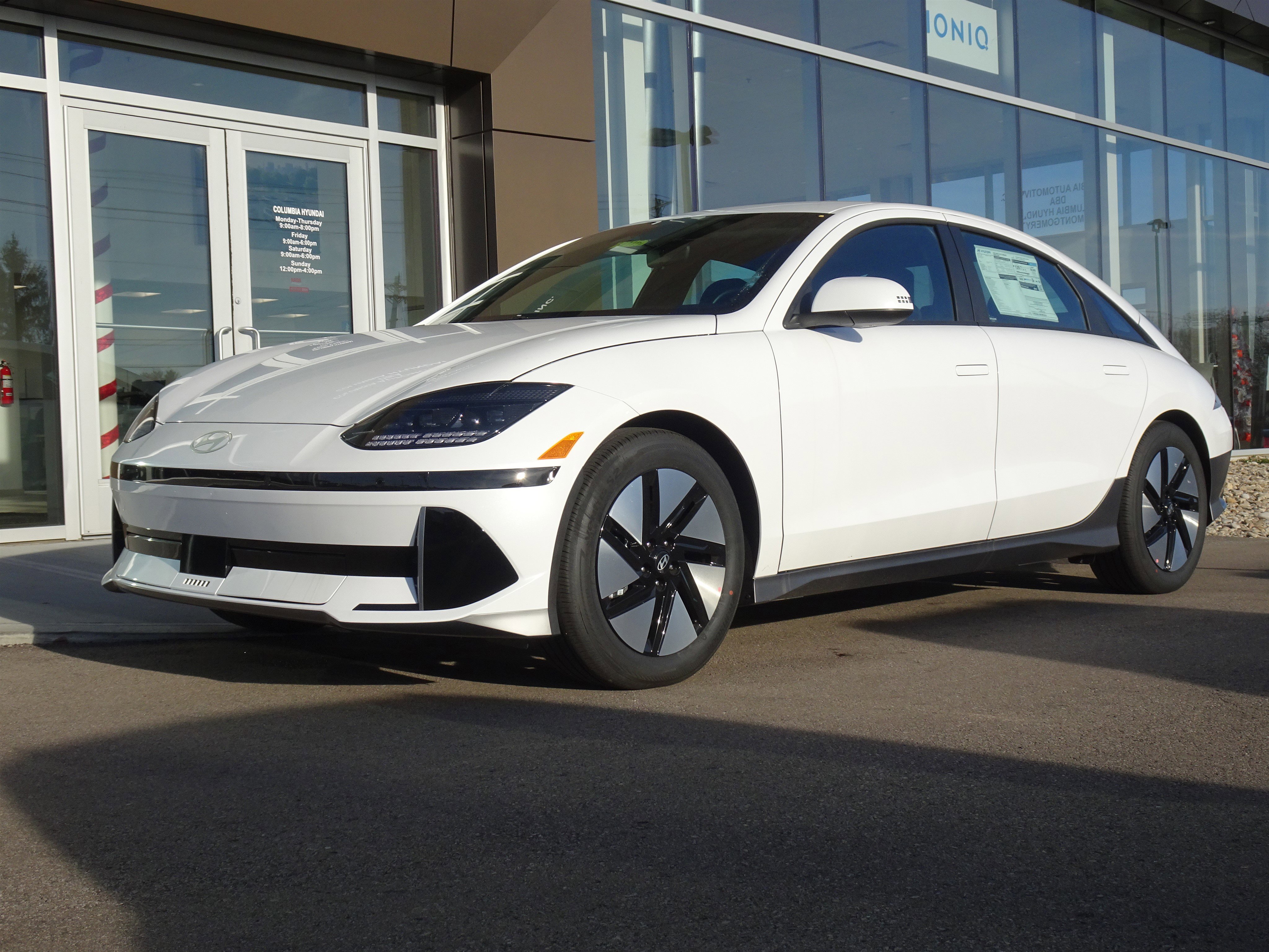 New 2025 Hyundai Ioniq 6 SE image 1