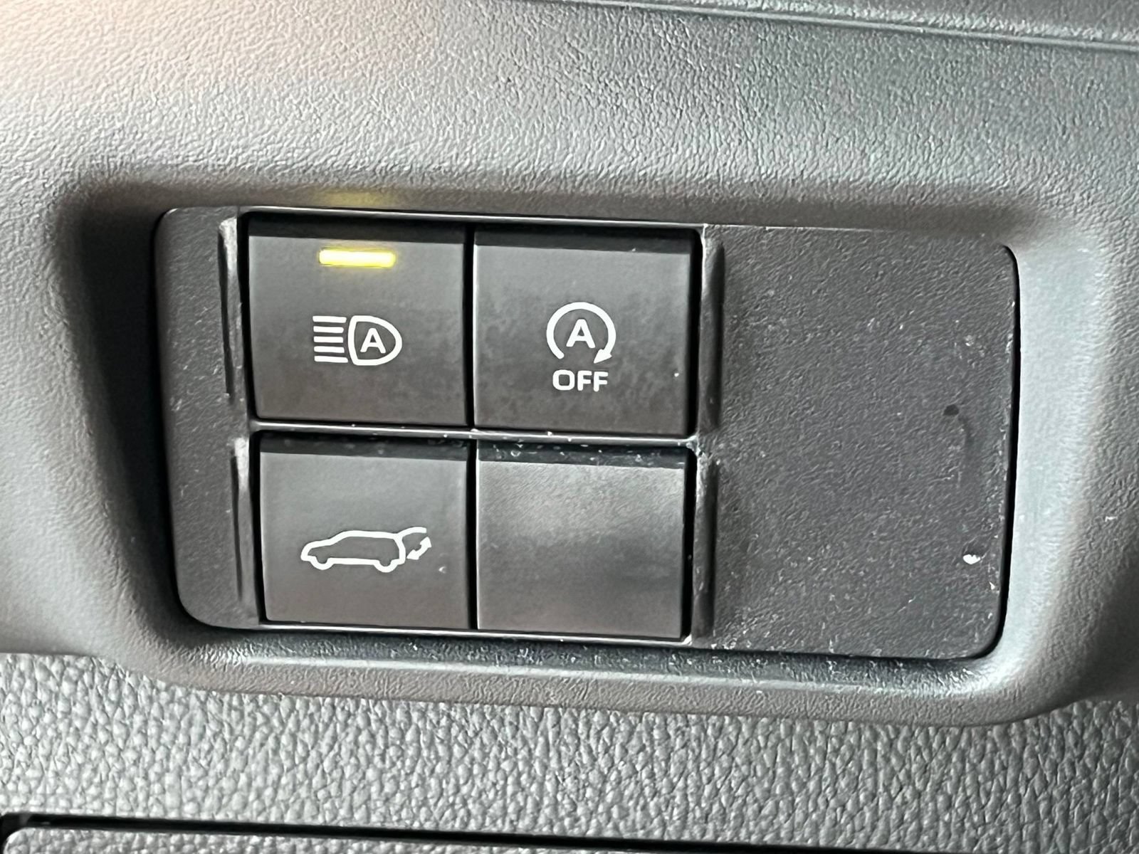 Used 2025 Toyota Highlander XLE FWD image 34