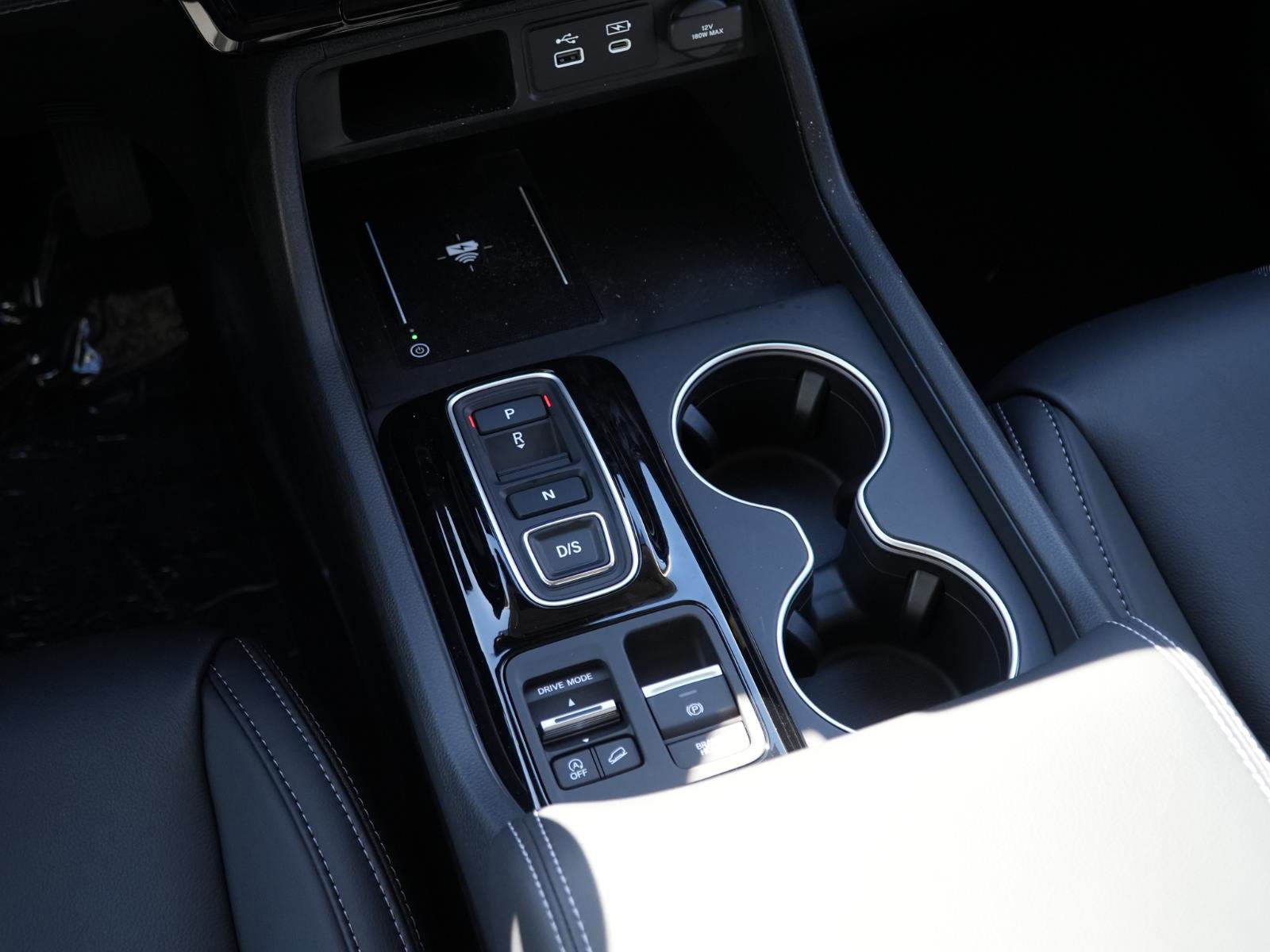 New 2025 Honda Pilot Touring image 28