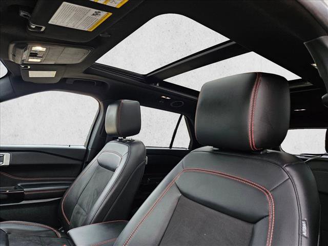 Used 2023 Ford Explorer ST-Line w/ Class IV Trailer Tow Package image 16