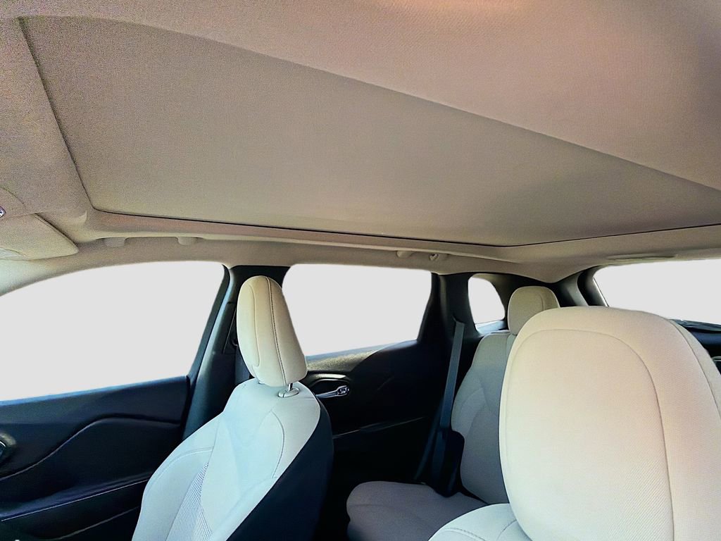 Used 2016 Jeep Cherokee 75th Anniversary image 26