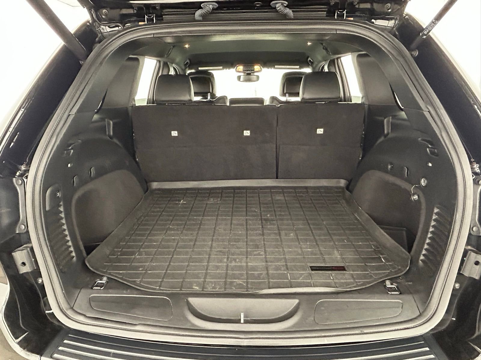 Used 2019 Jeep Grand Cherokee Altitude image 36