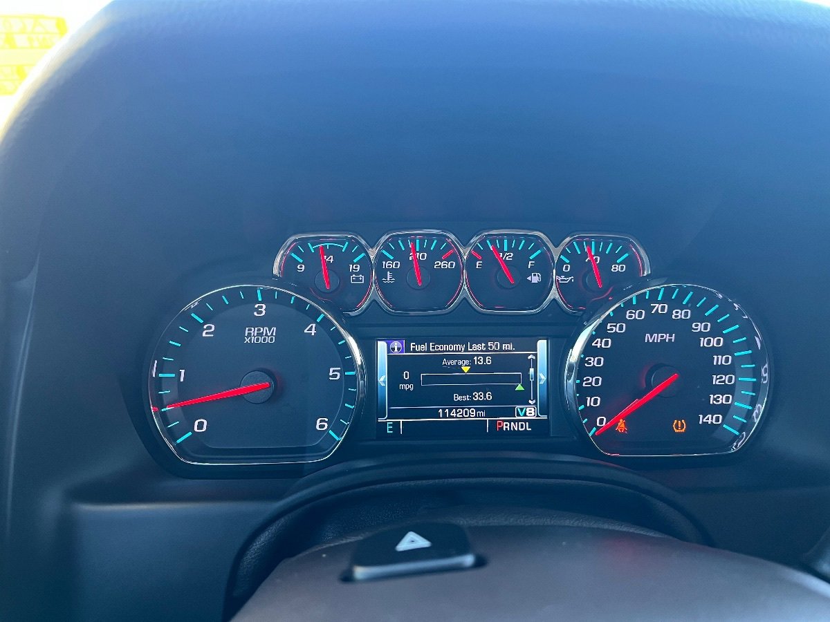 Used 2019 Chevrolet Suburban LT RWD image 20