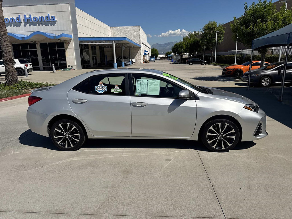 Used 2017 Toyota Corolla SE w/ SE Premium Package FWD image 27